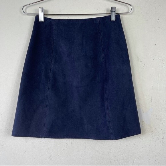 ARITZIA Babaton Modern A Line Mini Skirt Vegan Faux Suede Leather Navy Blue 00 - Picture 9 of 10